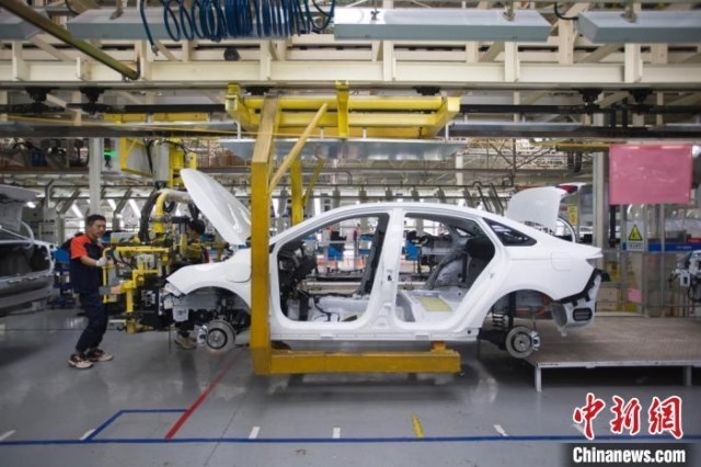 資料圖：汽車工廠生產(chǎn)線?！堅?攝