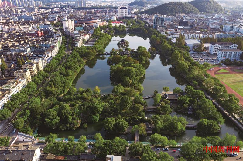 攝圖網_501127407_浙江臺州城市景觀航拍（企業(yè)商用）.jpg