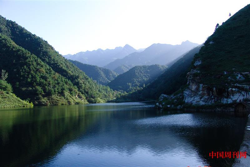 小秦嶺保護區(qū)靈湖峪山水.jpg