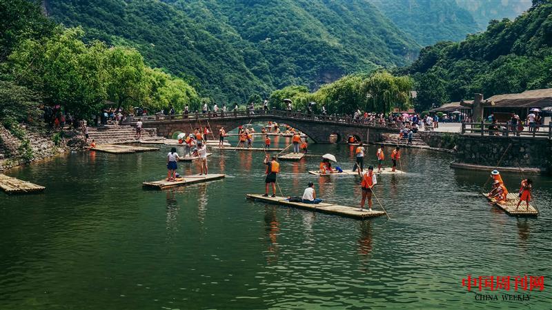 攝圖網_501596945_云臺山竹排景色(企業(yè)商用).jpg