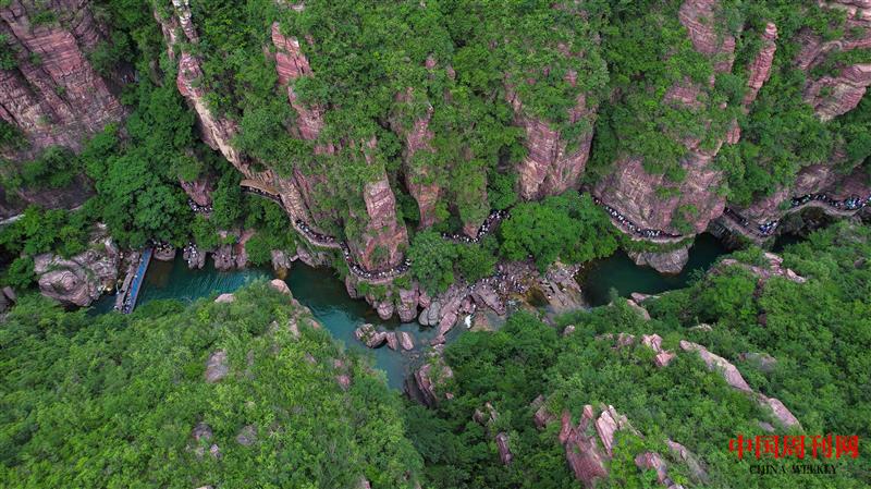 攝圖網_501774044_5A景區(qū)航拍河南云臺山景區(qū)紅峽谷景觀區(qū)(企業(yè)商用).jpg