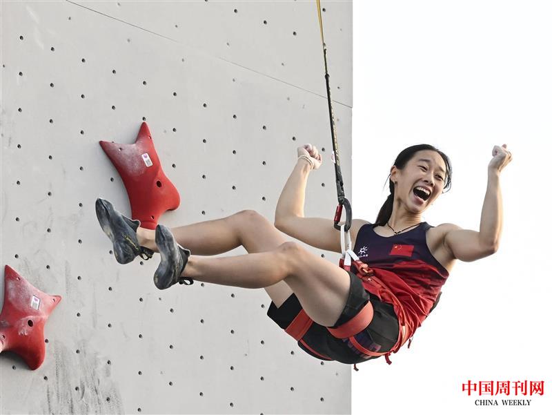 在女子攀巖速度賽決賽中，中國選手周婭菲以6秒54的成績奪得冠軍2.jpeg