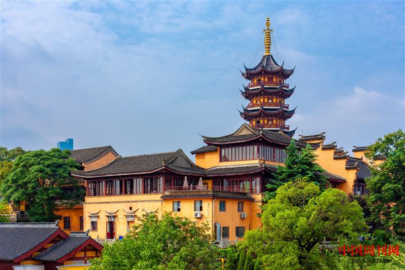 攝圖網_501669590_古雞鳴寺(企業(yè)商用).jpg